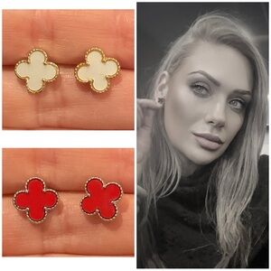 Elegant Fabulous Clover Stud Earrings